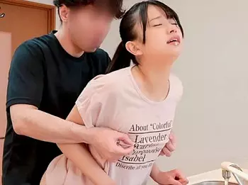 【早漏体質義理妹に中出し】「&hellip;らめ、乳首を抓らないでぇ！私のお腹、熱くなっちゃったよぉ&hellip;っ」スリム娘が強請る本能遊戯ww