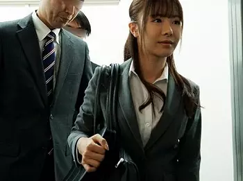 【相部屋NTR】出張先で絶倫上司に寝取られた新人OL...まだかわいい顔した美少女が激しいピストンに何度も絶頂して女の顔