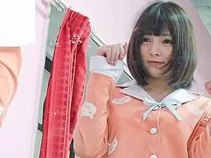 萌えカワな美少女コスプレイヤーを付け狙い犯しまくる暴行魔！！