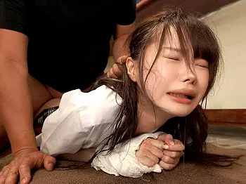 ＜中出しレイプ＞恩人を裏切る悪魔の所業！エロ貧乳な娘JKを強姦凌辱&hellip;種付けプレス！拘束したロリ制服を肉便器調教＜寝バック