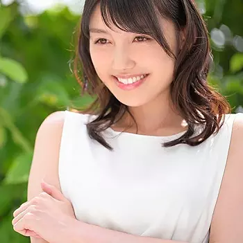 CMなどで活躍した元芸能人が新たな舞台にAVデビューを選択し色気漂う成熟したカラダで交尾姿を披露する！