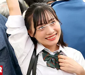 【痴漢レイプ】「JKの癖に韓流メイクしやがって!」変態親父に狙われた美少女達の悲劇?!電車の中で弄ばれる!