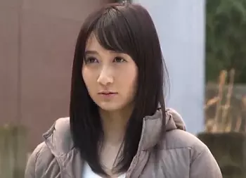 【葵千恵】寝取られている男性はもう高齢おじちゃん！美人妻は全てを忘れて叫びイク