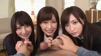 うおぉ！！こんな美少女３人に見つめられたら肉棒タジタジだけど頑張っちまうぜｗｗｗ小島みなみ 天使もえ 葵