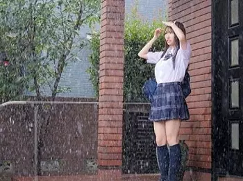 【JKレイプ】突然の大雨で自宅に帰ると軒先で濡れ透けJKが勝手に雨宿りしていて&hellip;おじさんの理性崩壊して無理やり生ハメ強姦