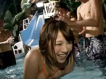 ［え?何で乳首見えてるの?］液体触れると水着消失 企画。失敗は即ハメレイプ(|| ﾟДﾟ)