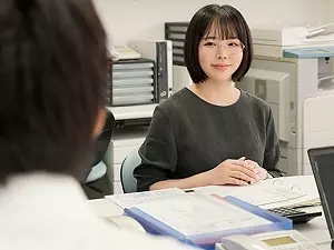 【社内NTR】「&hellip;婚約中の彼女がいるのに！」職場で普段は地味で無口な同僚に痴女られた俺！