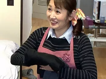 《おばさんレンタル》やって着たのは『優しそうな50代のおばちゃま。。』枯れかけアソコに子種注入！