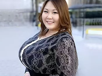 エロ爆乳！ムチムチ巨尻！欲求不満な34歳の人妻熟女の流出映像！オイルまみれの絶倫3P&hellip;羞恥電マで大量潮吹き＜フェラ抜き＞