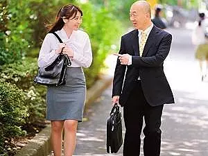 「いつ撮ってたんですか&hellip;？」上司がまさかの盗撮魔！！それだけならまだしも、脅され、レイプされてしまうハメに！！
