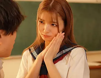 【倉本すみれ】放課後にクラス女子に頼み込まれて自宅に招待！我慢できず入手した媚薬を利用して精子注ぎまくり