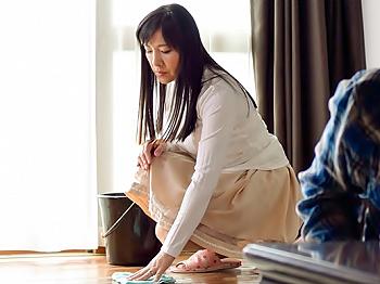 五十路母和久井智美息子相姦 ５０路/和久井智美。。近親相姦務所帰りの息子とママが交わっちまう禁断ドロドロの愛情表現。。。。狂ってるぜWWWW - 動画エロタレスト