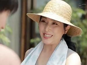 「また逞しくなったんじゃない？」美しい叔母さんをモノにしたい…陰湿な青年は媚薬を盛り続け、ついにその時を迎える！！