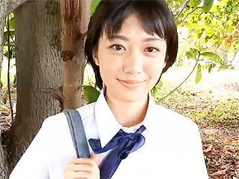 【西野小春×ショートカット】透明感全開のTHE青春！のようなショトカ美少女がTバックやビキニ姿でエロBODY晒しまくり！