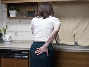 「ずいぶん痛そうですね？」腰を痛めているという友人嫁&hellip;マッサージ師であるのをいいことに今度施術をしてあげることになったが