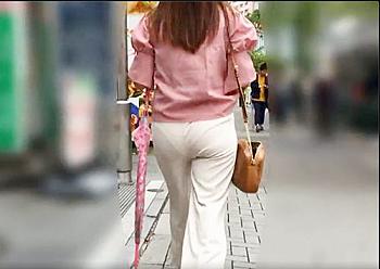 逆さ フルバック ベージュのパンストとフルバックのショーツの逆さ撮りパンチラ画像