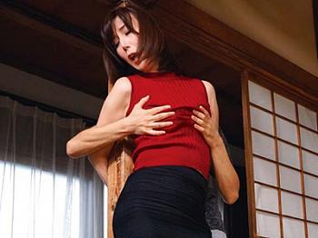 619788bfb10cc - 【澤村レイコ】「ダメもっと！もっと乳首触ってお願い…」母さんは、僕を息子だと忘れるくらい乳首が感じるんだ！