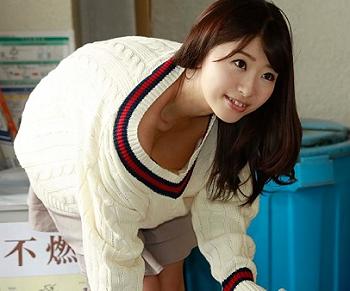 【人妻巨乳】早朝から無防備な恰好でごみ捨てする若妻！変態に押し倒され種付けフィニッシュ