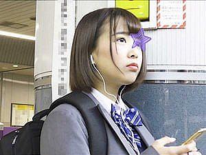 JKが電車痴漢2人に赤のサテン紐パンツ盗られて珍棒擦り付けられる【逆さ撮り ヤバイやつ ロリ 女子高生】