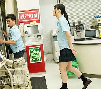 6791ec7ece33b - 【JKレイプ】『ドアにロックが掛かって密室に？』日頃から生意気なバイト美少女を犯してしまうブチ切れ店長！！【宮下玲奈】