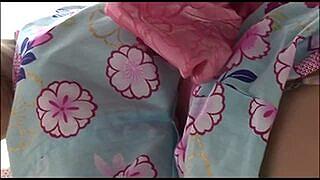 佐々木みゆう  乳首 