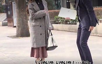 【素人熟女ナンパ】韓国系メイクの四十路くらいの美魔女おばさんを連れ込みセックスへと持ち込むエロ動画！バイブ責めに悶絶！