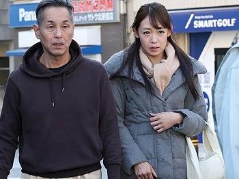 【人妻レイプ】借金抱えて夫婦でタコ部屋で共同生活をする事に…怪我して働けない夫の身代わりでNTR輪姦乱交されるエロ美熟女