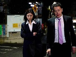 「若いチ●ポ気持ちいい…！！」働く人妻がハマった不貞行為！！女は今日も夫を裏切り、激しいセックスに没頭してしまう！！