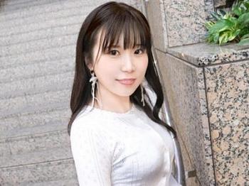 【素人】卑猥なデカ尻装備の子犬系美少女&hearts;アソコ弄るとお潮を大量おもらしｗちんちんで奥まで突かれエッチな声で吠えまくり！