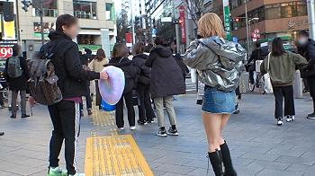 渋谷で見つけたビッチギャル。ホットパンツからのお尻がたまらん。