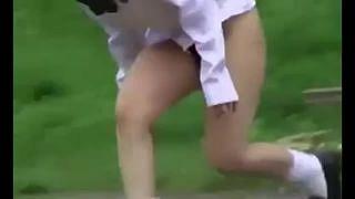 人気 服を剥ぎ取る動画