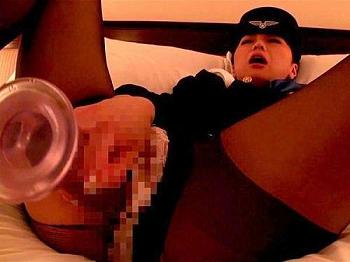＜催眠ガチレイプ＞美脚黒パンストの美人CAさんがホテルの一室で洗脳されて変態男たちに凌辱レイプされるヤバいハメ撮り映像