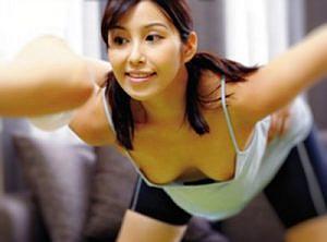 大胆に谷間から乳首を見せつけ男達を挑発する人妻熟女ヨガ講師 動画エロタレスト