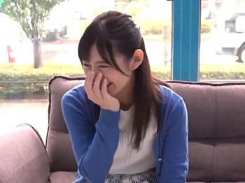 【MM号美少女ナンパ❤素人】賞金で釣り車連れ込み質問責めの最中にデカチン即ハメされた可愛いお嬢さん…身悶えながらも感じて