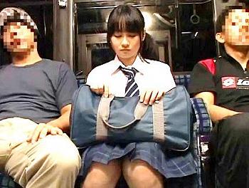 ＜玉木純子＞乗車したバスで隣に座る痴漢に襲われる女子高生がオマンコ犯される！