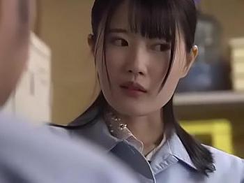 【レイプ】ハタチの魅力的なJD店長が卑猥な視線と凶悪な肉棒で貫かれ絶頂へ導かれる！