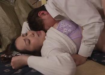 【フェラ中出し乱交巨乳手コキで突撃結果！】風間ゆみ似爆乳熟女が男子学生にヤリマン疑惑で犯されるギャルエロ動画 - 動画エロタレスト