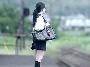 678687354c163 - ＜高瀬りな&times;女子校生＞「逃げ場なし！無人駅で捕まったJKの孕ませ中出し」