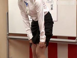 女子社員 開脚 sod SOD女子社員】つい先日まで女子大生だった新入社員に洗礼！みんな見ている前で初脱ぎしてM字開脚でおマ〇コくぱぁ♡ - 動画エロタレスト