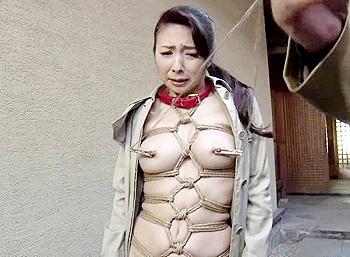 50代　エロバイブ露出 露出狂いの50代豚熟女 - 動画エロタレスト