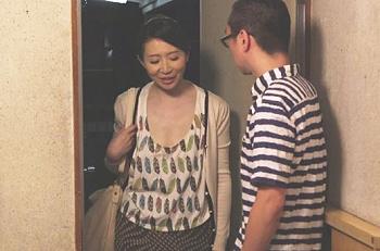 50代母と子交尾 五十路熟女×母子相姦》「ダメっ！またイッちゃうぅぅ！」50代母が無防備胸チラ！我慢出来ず母子交尾！緒方泰子 - 動画エロタレスト