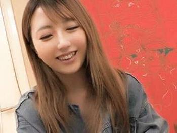 【美少女】天然のロリ美少女JDがエロ結合！痴女りローリングフェラ！紐水着を着エロ激ピス騎乗位！