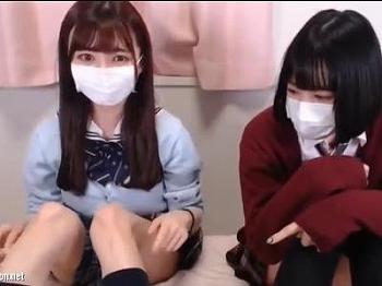 激可愛いロリ美少女レズ２人組が服を脱がし合う超エッチなライブチャット オファー