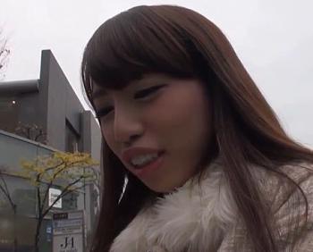 【素人ナンパ】笑顔が可愛い関西弁の美少女のナンパに成功！！ちっぱいだけどエロいセックスを見せてくれました！