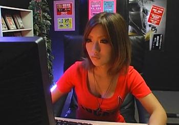 【夜這い】赤いエロ下着をつけたギャルがネットカフェレ〇プ！鬼畜ギャルとエロ動画 - 動画エロタレスト