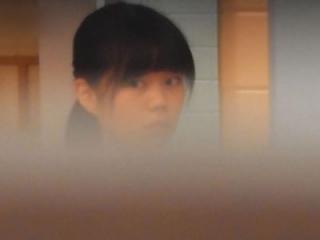第三　体育館　トイレ　盗撮 見逃厳禁レア！未発達な部活JK達のトイレ盗撮 (第三体育館潜入撮File030後編) - 動画エロタレスト