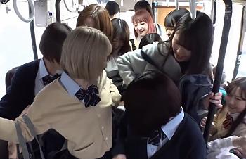 【誘惑】バスで大胆アプローチする痴女JKギャル！男を翻弄する色気爆発エロ動画 - 動画エロタレスト