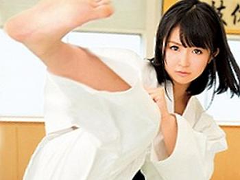 ≪ロリ巨乳≫19歳のＦカップ空手少女♥「道場で憧れのあの子を犯したい！」アスリートがエッチな特訓
