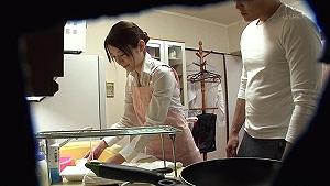 6197bd17e07e0 - 襲われるなど思いもよらず訪問先で無理矢理に寝取られ悶える美魔女