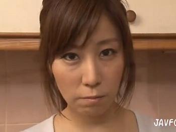 619a89dd05f57 - 【母子】なにお母さんで興奮してるの!!ぶるるんおっぱいママに甘えてたらイチャラブSEXさせてくれました?